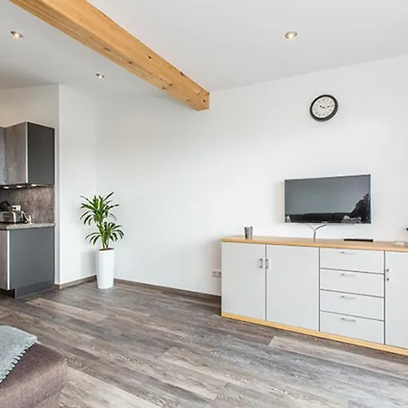 Raither Apartament *