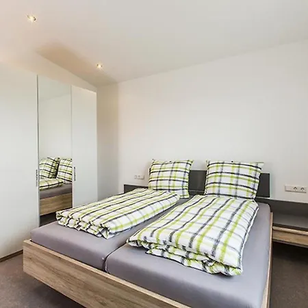 Raither Apartament *